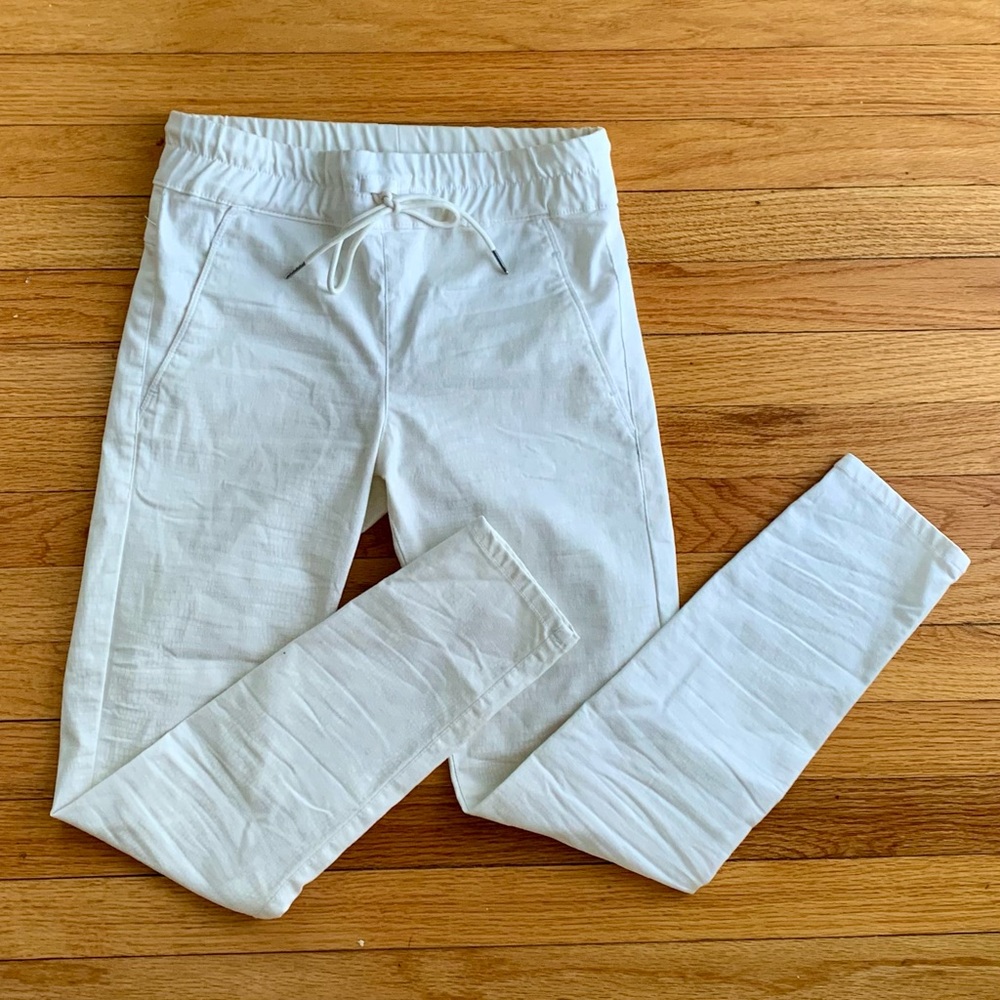 BEVY FLOG Cream Joggers